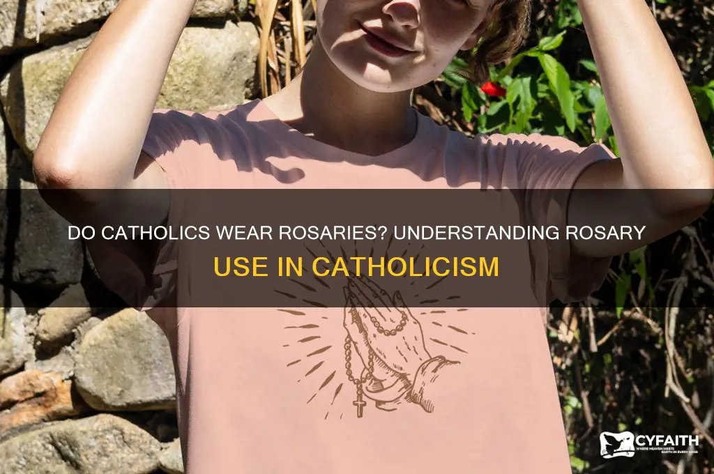 do catholics wear rosary