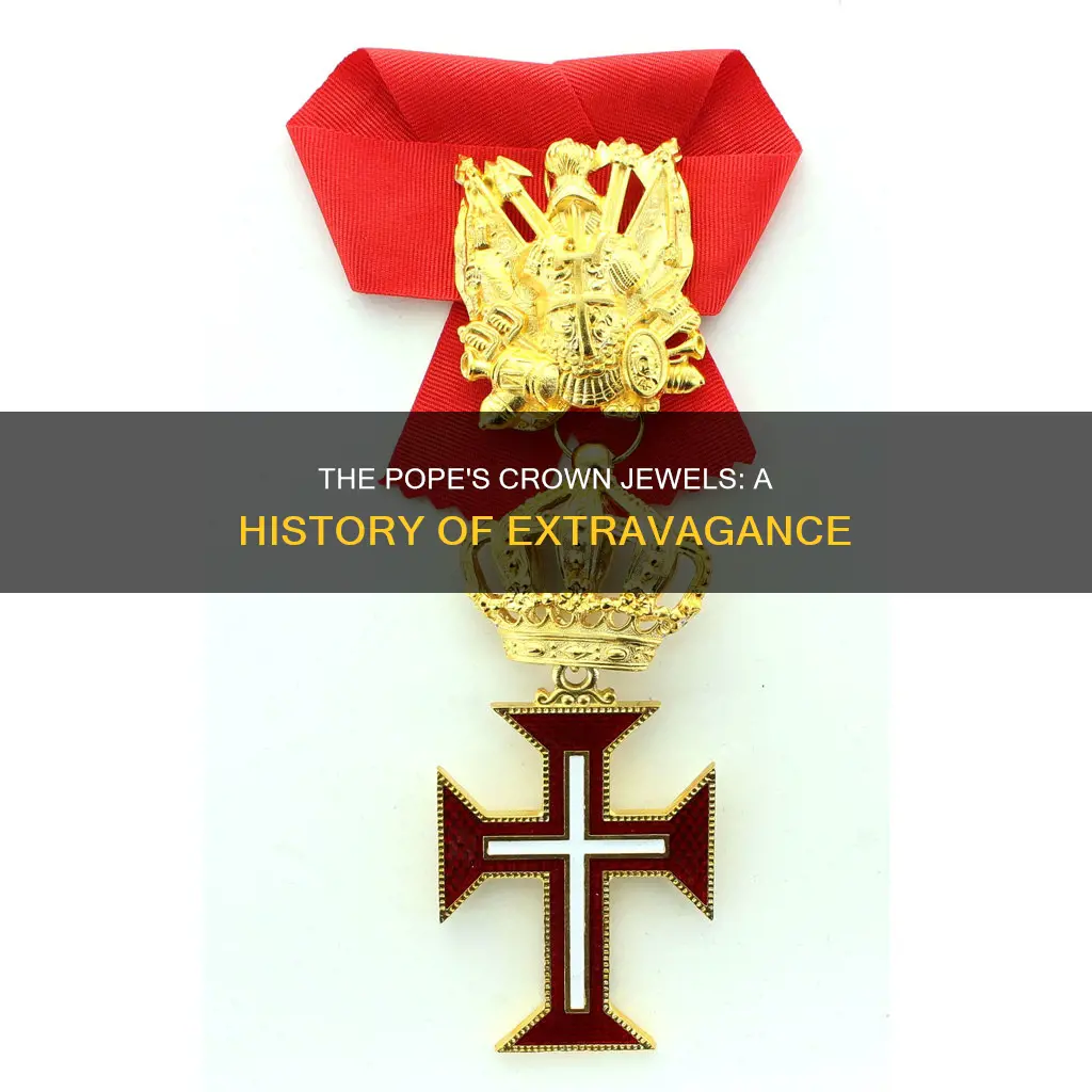 does the catholic pope have crowns with jewels