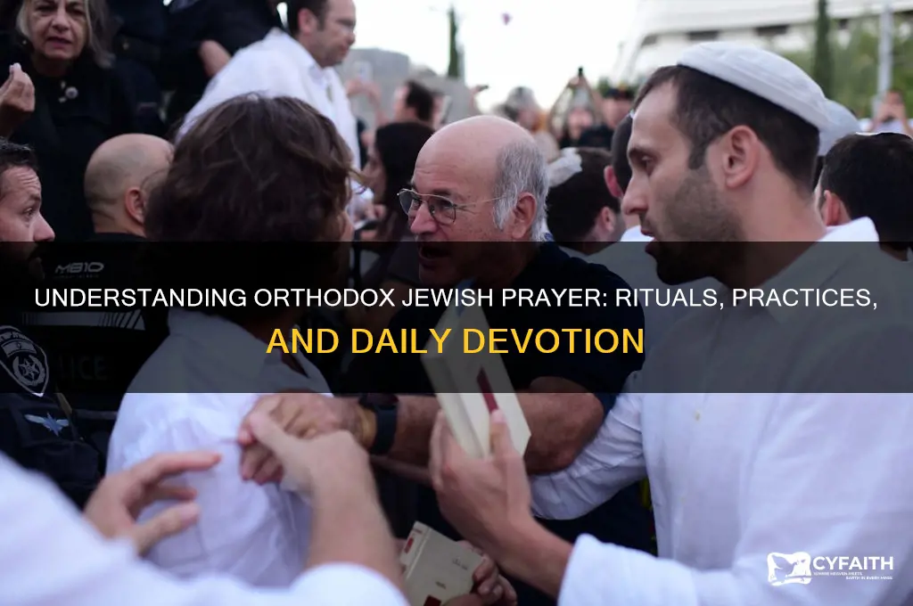 how do orthodox jews pray